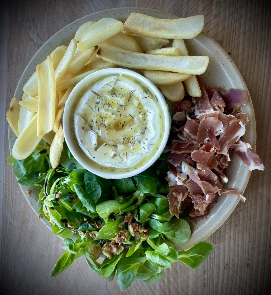 571558880_122196580742286624_5602757764322325097_n